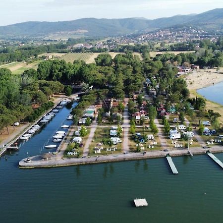 Camping Village Punta Navaccia Tuoro sul Trasimeno Exterior photo