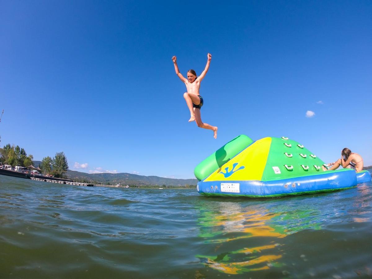 Camping Village Punta Navaccia Tuoro sul Trasimeno Exterior photo