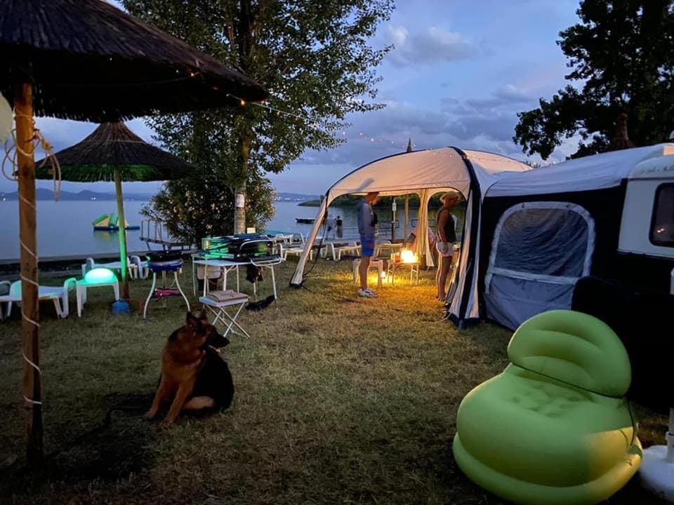 Camping Village Punta Navaccia Tuoro sul Trasimeno Exterior photo